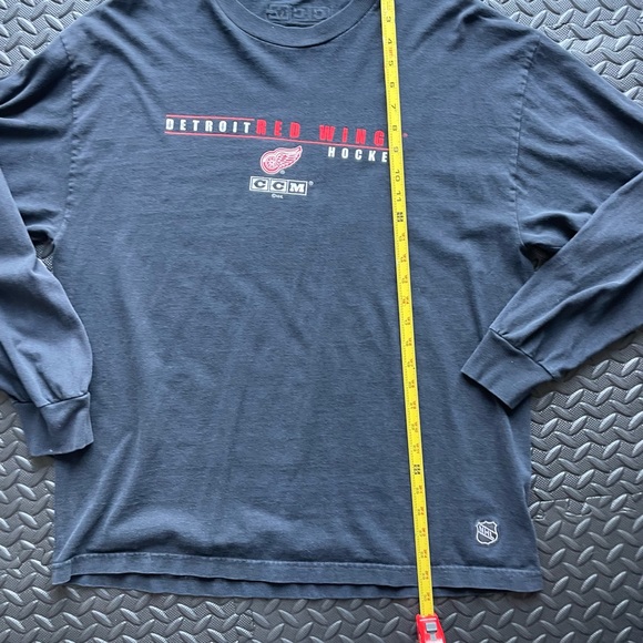 VINTAGE DETROIT REDWINGS NHL CCM TEE - Picture 3 of 6